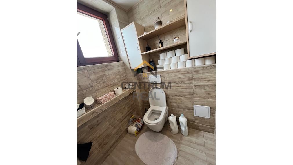 Exkluzívny predaj – priestranný 3-izbový zariadený byt v tichej lokalite Kežmarku (Pod traťou)