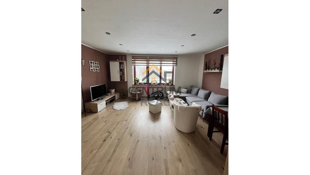 Exkluzívny predaj – priestranný 3-izbový zariadený byt v tichej lokalite Kežmarku (Pod traťou)