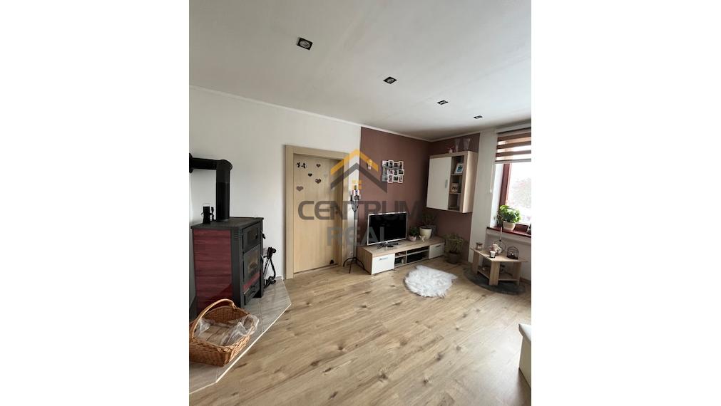 Exkluzívny predaj – priestranný 3-izbový zariadený byt v tichej lokalite Kežmarku (Pod traťou)