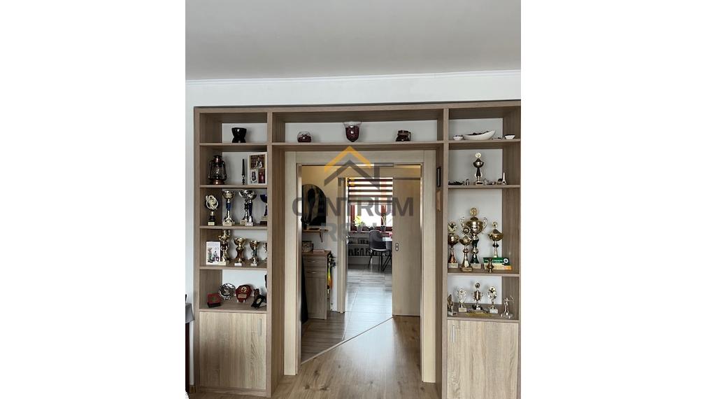 Exkluzívny predaj – priestranný 3-izbový zariadený byt v tichej lokalite Kežmarku (Pod traťou)