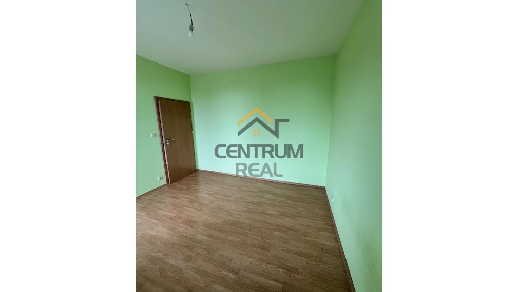 PRENÁJOM - Priestranný 1 izbový byt s balkónom v centre mesta Poprad /ul. Mnoheľova/