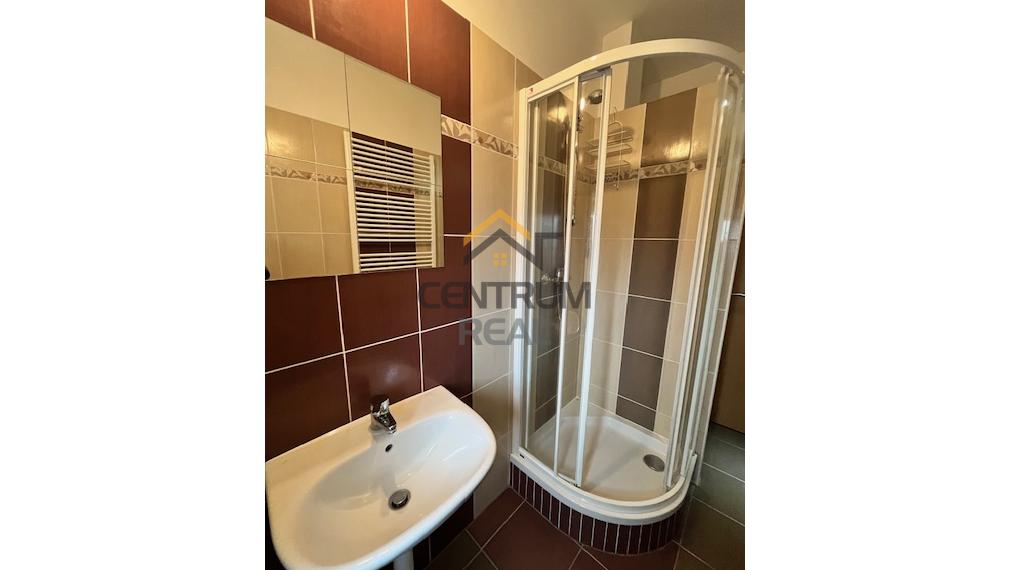 PRENÁJOM - Priestranný 1 izbový byt s balkónom v centre mesta Poprad /ul. Mnoheľova/