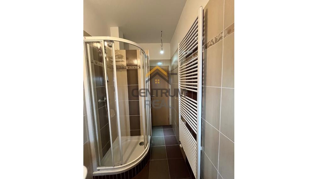 PRENÁJOM - Priestranný 1 izbový byt s balkónom v centre mesta Poprad /ul. Mnoheľova/