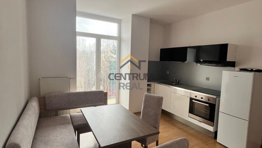 PRENÁJOM - Priestranný 1 izbový zariadený byt s balkónom v centre mesta Poprad /ul. Mnoheľova/