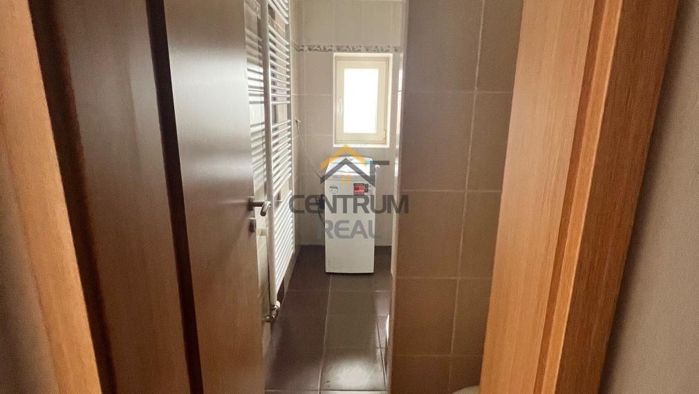 PRENÁJOM - Priestranný 1 izbový zariadený byt s balkónom v centre mesta Poprad /ul. Mnoheľova/