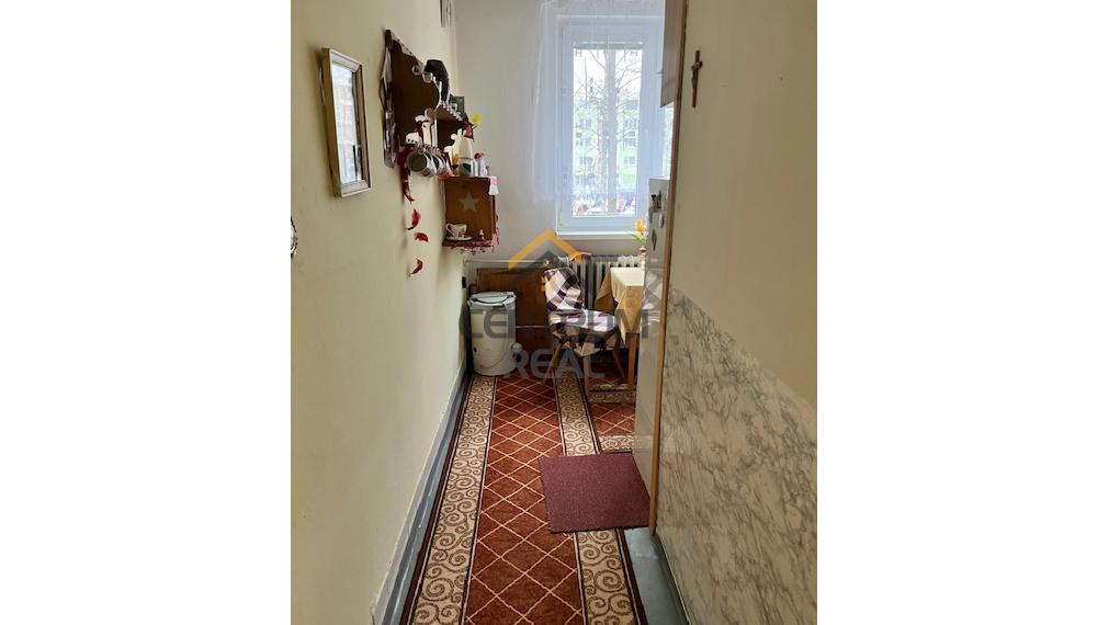 ✨ PRIESTRANNÝ 2-IZBOVÝ BYT S VEĽKÝM POTENCIÁLOM – POPRAD, UL. 29. AUGUSTA ✨