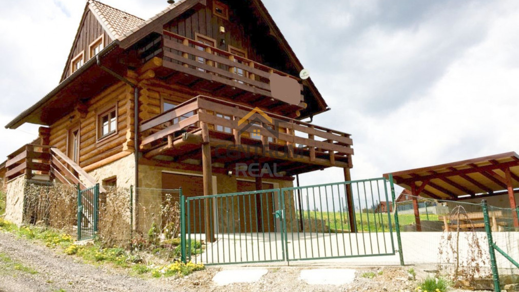 NA PREDAJ - Zrubová chata na brehu Liptovskej Mary v lokalite Bobrovník