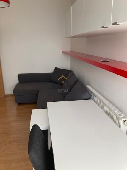 PRENÁJOM garsónky s balkónom v blízkosti centra Poprad