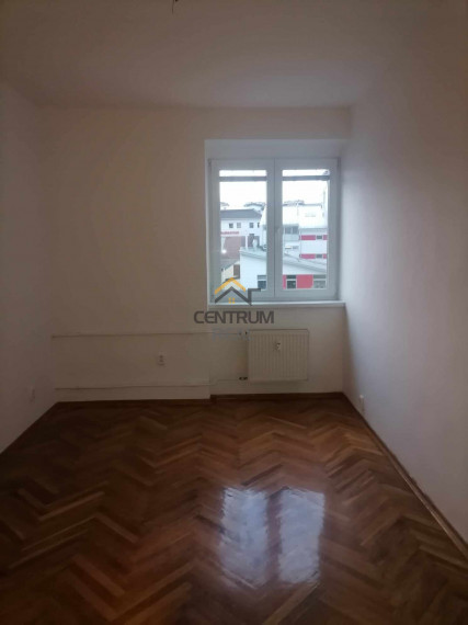 3 izbový slnečný tehlový  byt , Poprad Centrum  78 m2 + Garáž možnosť do prenájmu  -  REZERVOVANÉ