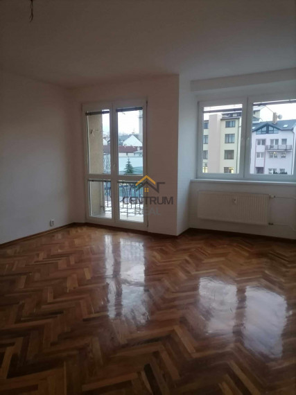 3 izbový slnečný tehlový  byt , Poprad Centrum  78 m2 + Garáž možnosť do prenájmu  -  REZERVOVANÉ