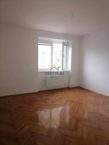 3 izbový slnečný tehlový  byt , Poprad Centrum  78 m2 + Garáž možnosť do prenájmu  -  REZERVOVANÉ