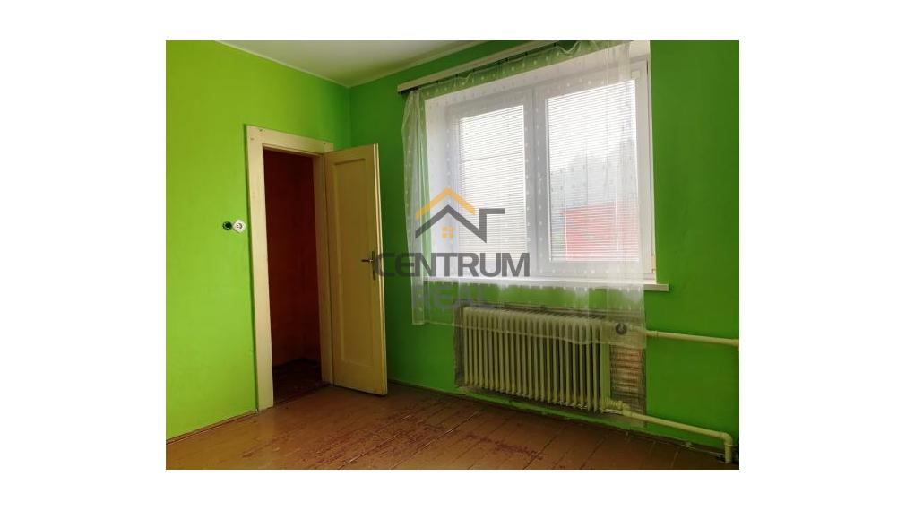 REZERVOVANÝ Baťovský rodinný poldom s garážou