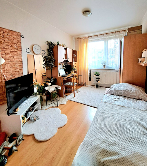 NA PREDAJ: 3- izbový byt, Levoča