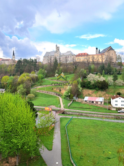 NA PREDAJ: 3- izbový byt, Levoča