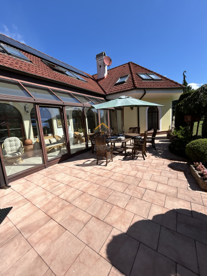 Veľkolepé rodinné sídlo s bazénom pod Tatrami