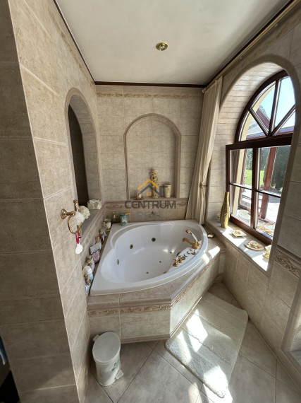 Veľkolepé rodinné sídlo s bazénom pod Tatrami