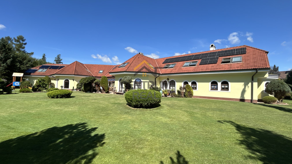 Veľkolepé rodinné sídlo s bazénom pod Tatrami