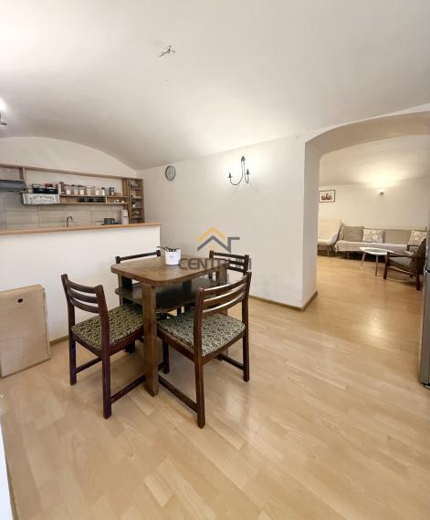 NA PREDAJ: 1- izbový byt v centre mesta Levoča - 53 m2