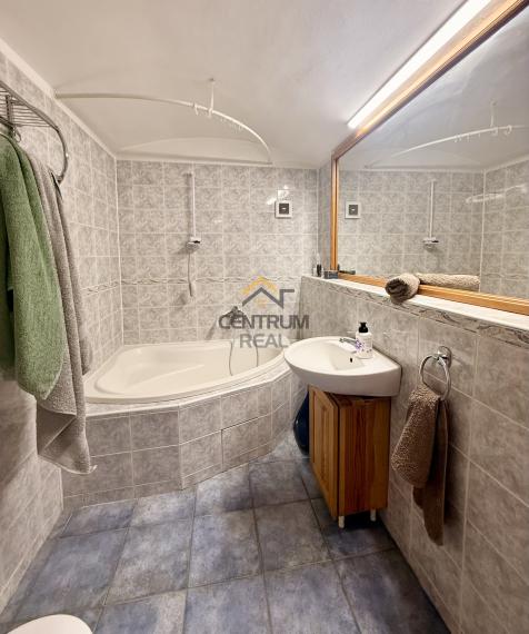 NA PREDAJ: 1- izbový byt v centre mesta Levoča - 53 m2