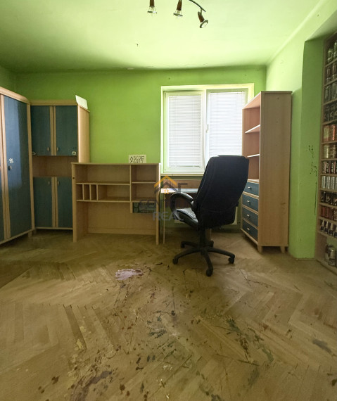 3 - izbový byt na Bottovej ulici