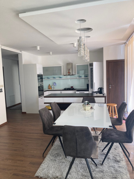 PRENÁJOM - 3 IZBOVÝ NADŠTANDARDNÝ KOMPLETNE ZARIADENÝ BYT