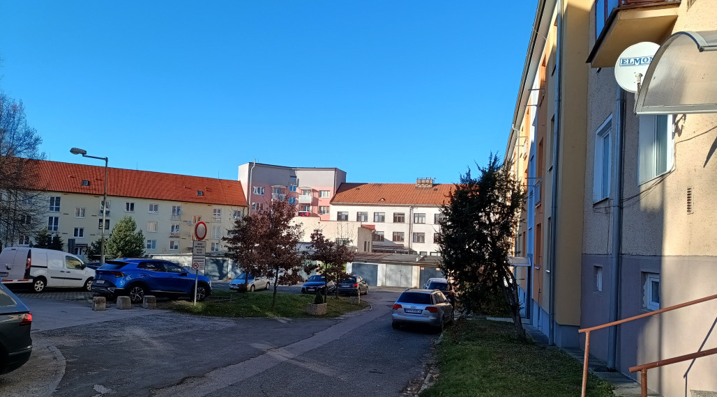 3 Izbový Tehlový  Byt Poprad centrum + možné  garáž odkúpiť