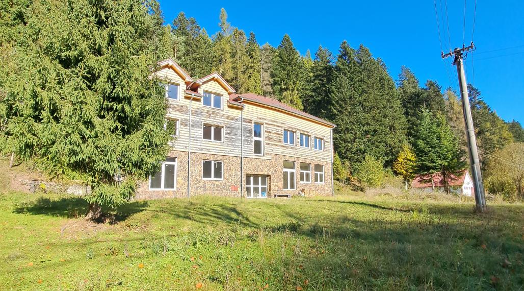 Na predaj: Výnimočný rekreačný objekt v Hnilčíku – investičná príležitosť v srdci prírody