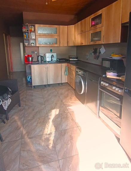 3 - izbový slnečný byt  Poprad - Západ