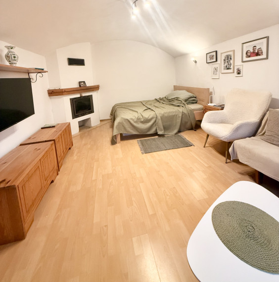 NA PREDAJ: 1- izbový byt v centre mesta Levoča - 53 m2