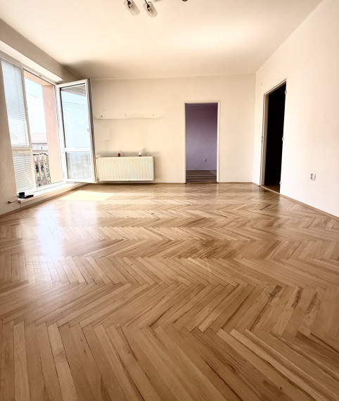 3 - izbový byt na Bottovej ulici