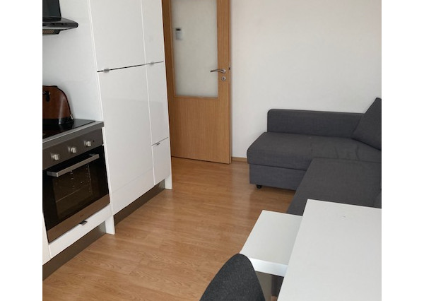 PRENÁJOM garsónky s balkónom v blízkosti centra Poprad
