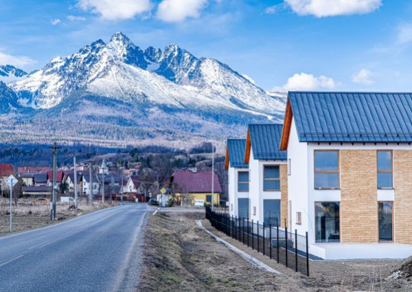 RODINNÝ DOM NOVÁ LESNÁ - BÝVANIE POD TATRAMI - NEKUPUJETE LEN DOM