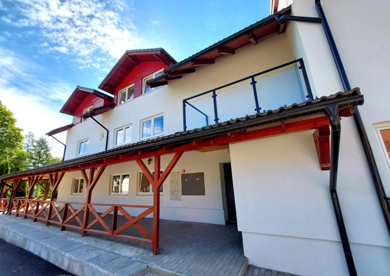 REZERVOVANY - BÝVANIE POD TATRAMI - 2 - IZBOVÝ BYT S VLASTNÝM VSTUPOM V CENTRE NOVEJ LESNEJ